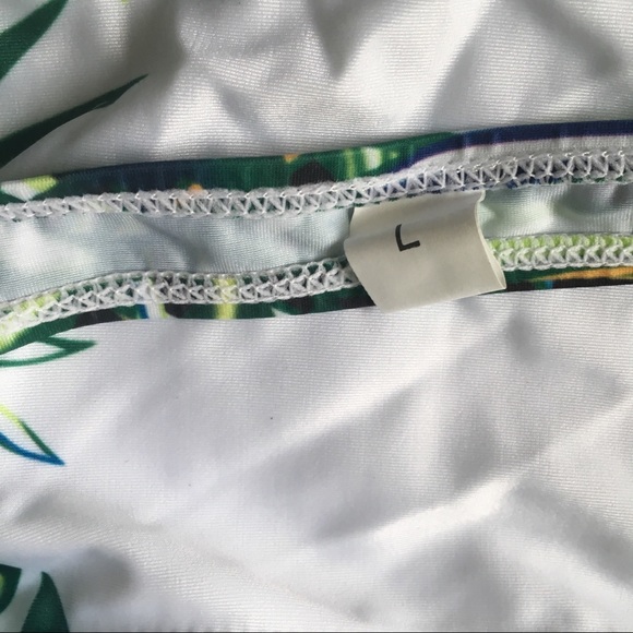 📌SOLD📌 One-Piece Off Shoulder Swimwear - Picture 4 of 4